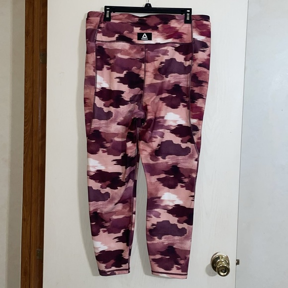 Reebok XXL women’s workout capris. 21 inch inseam 36 inch length. NWOT. - Picture 8 of 9